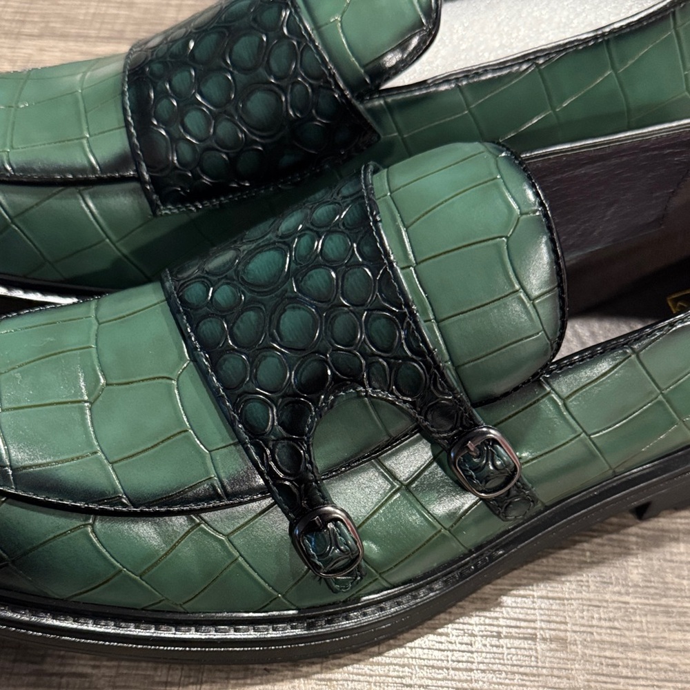 Men's Green Croc-Embossed Faux Leather Loafers - Picture 4 of 8